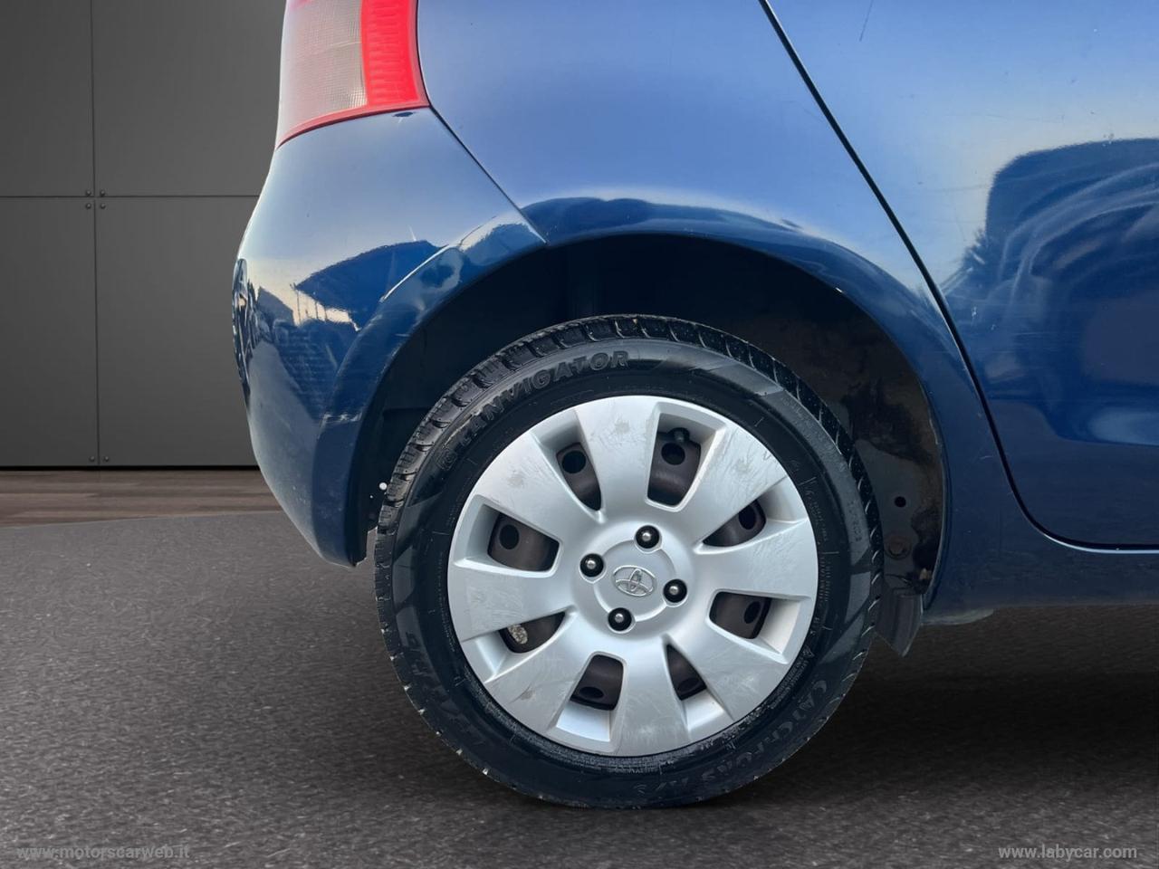 TOYOTA Yaris 1.0 5p.