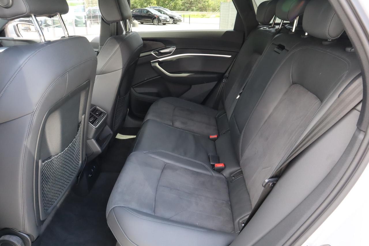 Audi e-tron 55 408CV QUATTRO S-LINE BLACK LINE MATRIX 21"