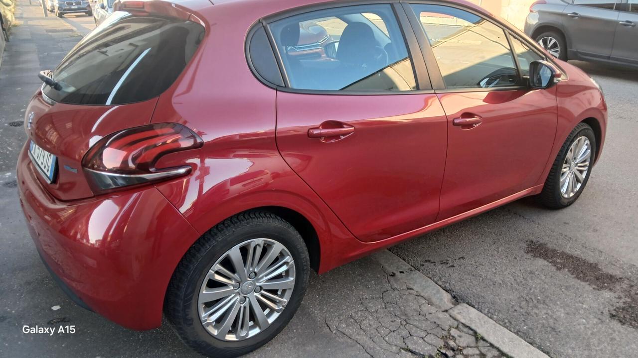 Peugeot 208 PureTech 82 5 porte Allure E6