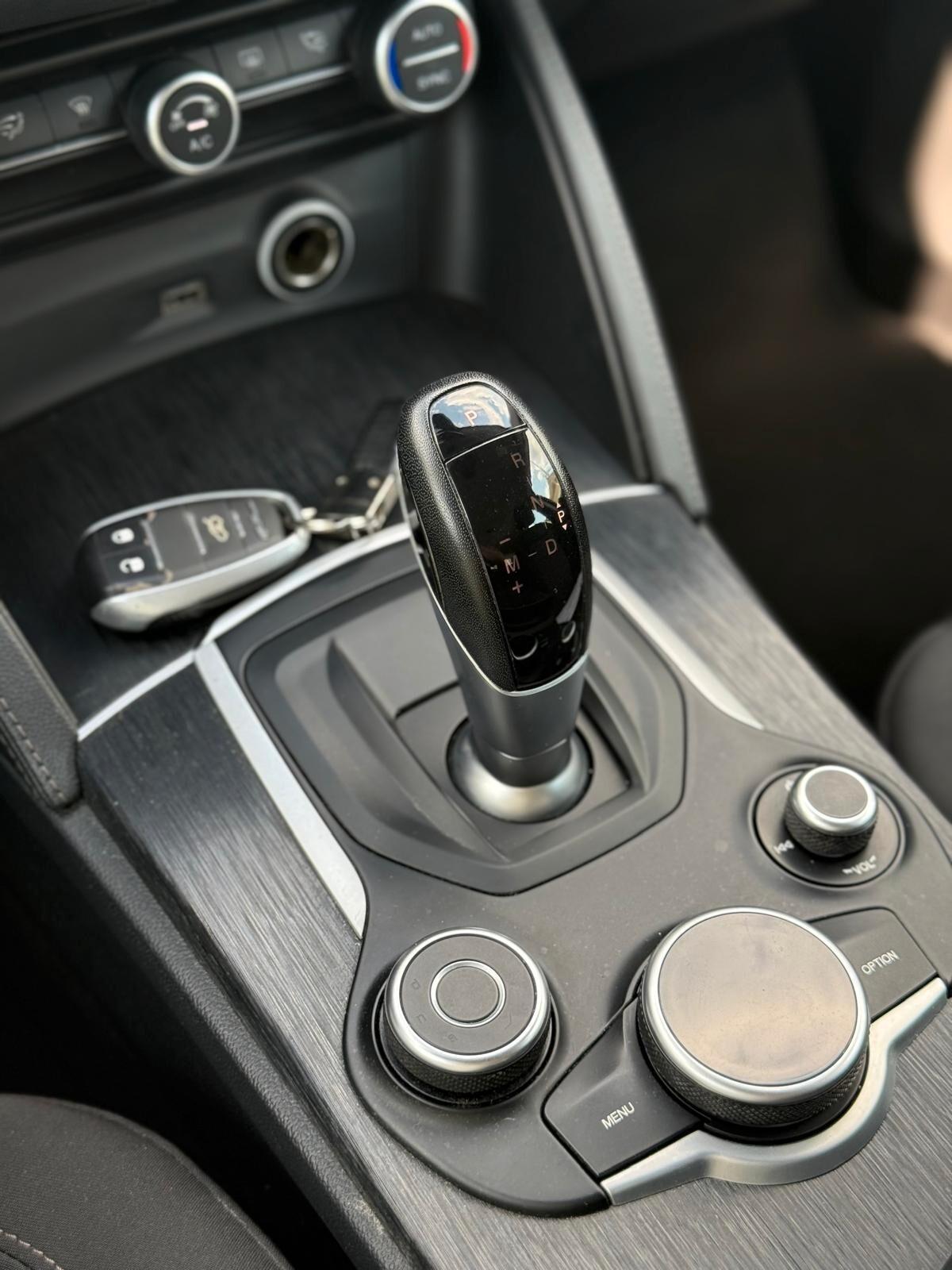 Alfa Romeo Stelvio 2.2 Turbodiesel 190 CV AT8 Q4 Business-MOTORE REVISIONATO-