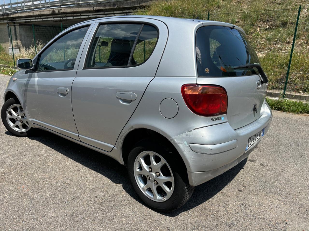 Toyota Yaris 1.0i 16V cat 5 porte