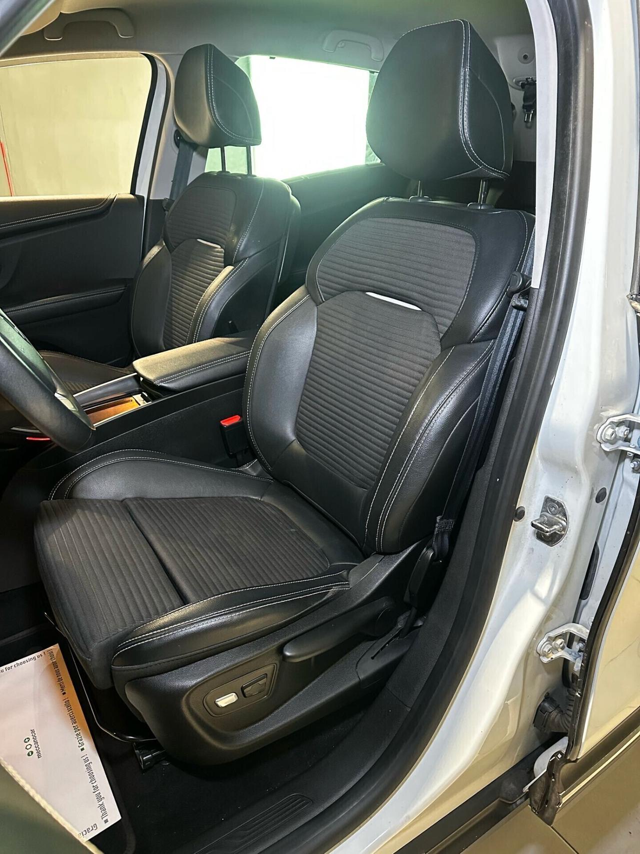 Renault Scenic Scénic TCe 140 CV Intens