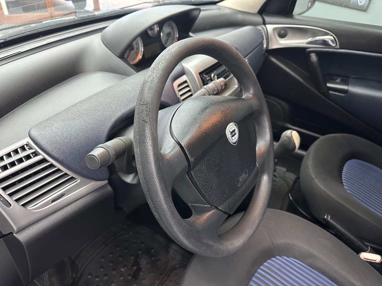 Lancia Ypsilon 1.3 MJT 90 CV Platino