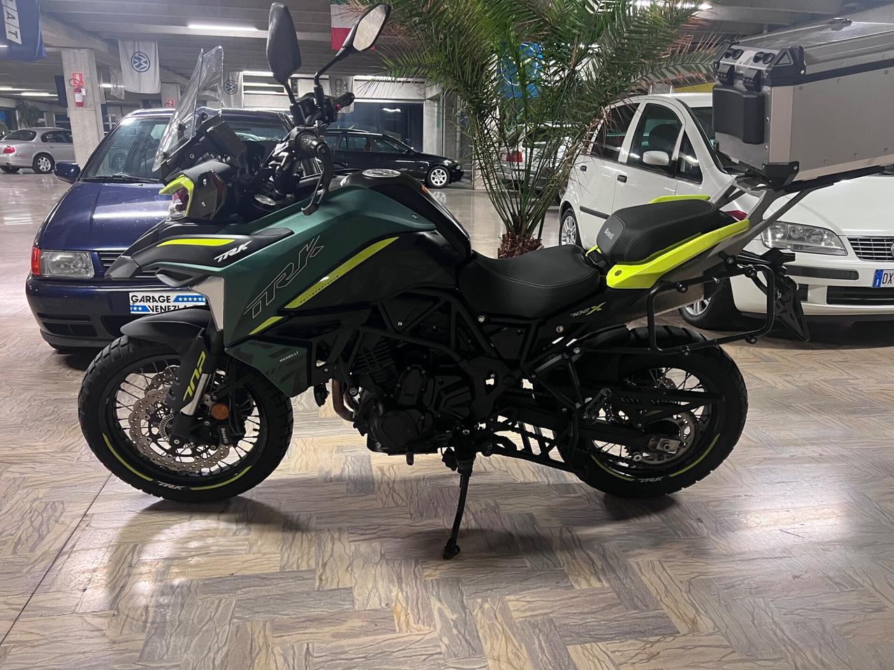 Benelli TRK 702 X Crossover Bicilindrico ( Tris Borse )