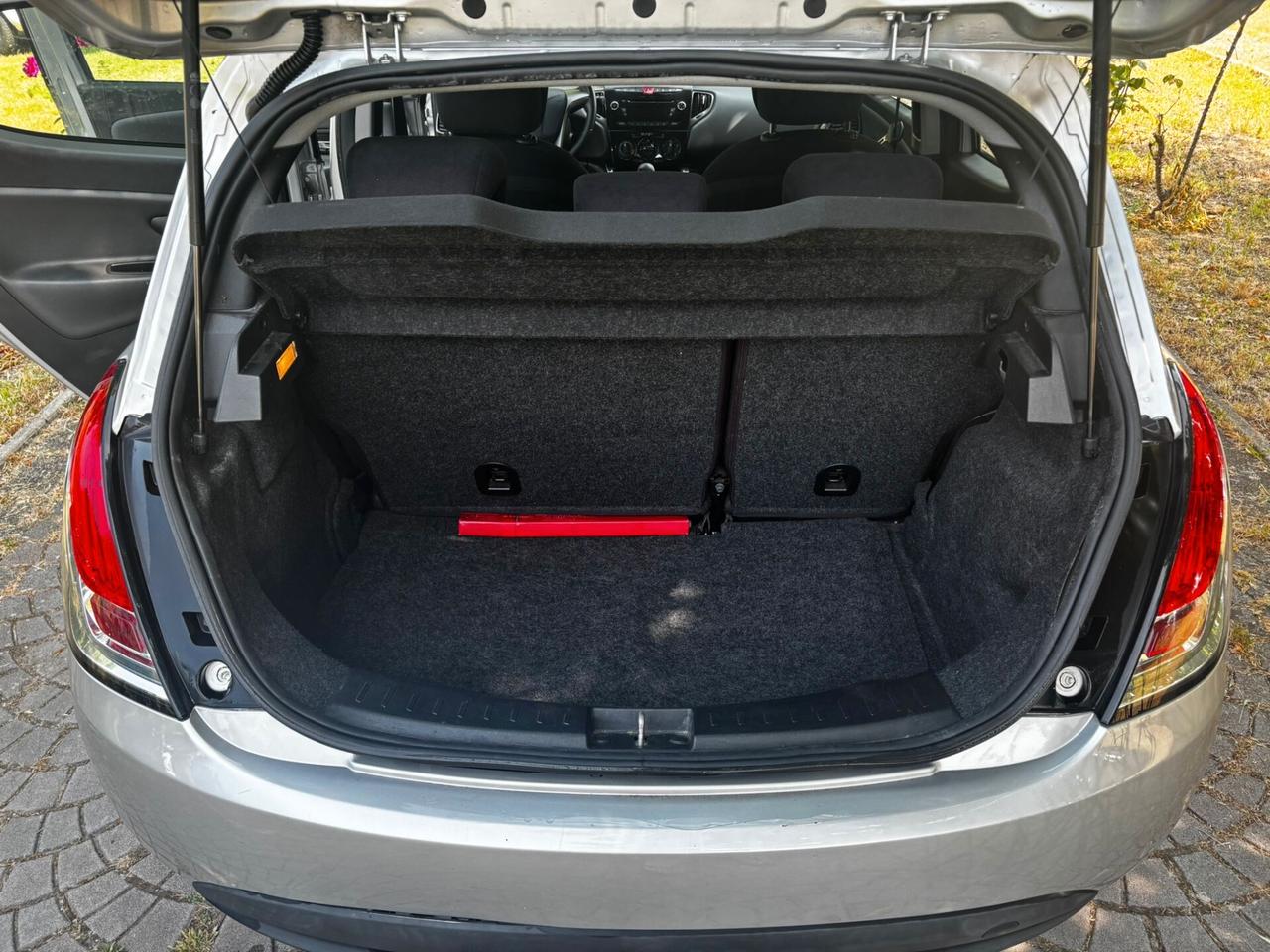 Lancia Ypsilon 1.3 MJT 16V 95 CV 5 porte S&S Silver IDONEA PER NEOPATENTATI UNICO PROPRIETARIO