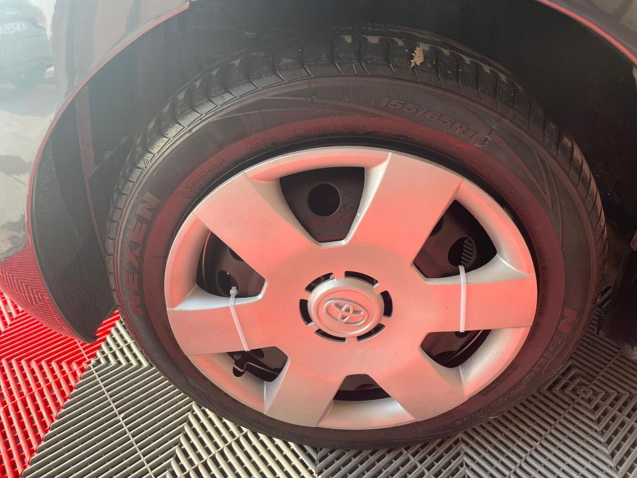 Toyota Aygo 1.0 VVT-i 69 CV 5 porte x-play