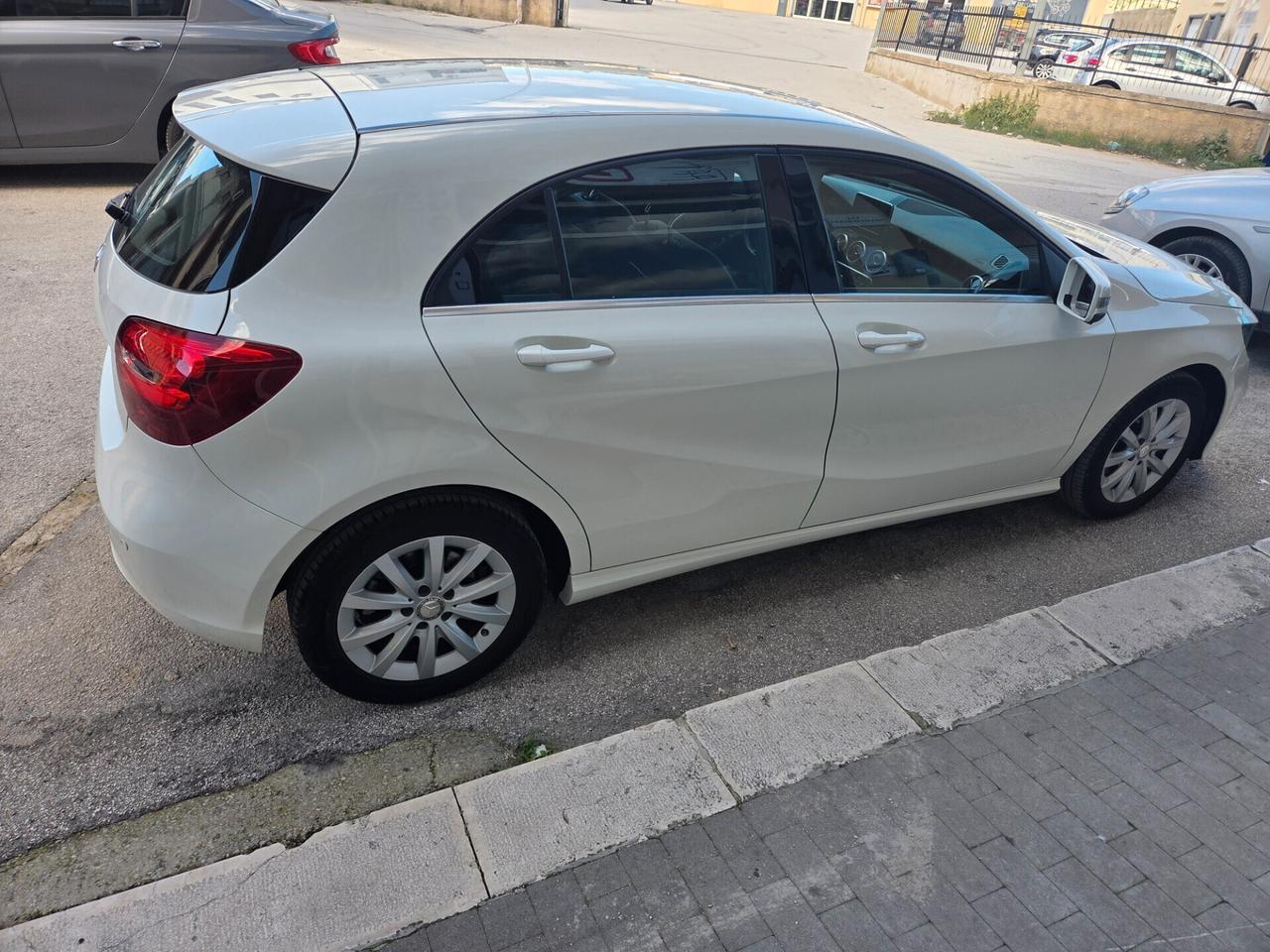 MERCEDES A180 1.5 DCI 110 CV ANNO 2016 KM CERTIF