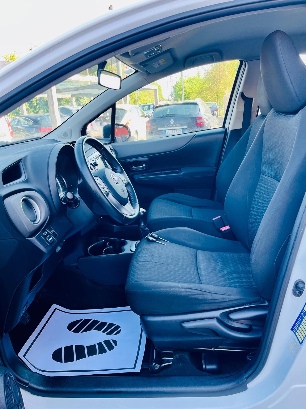 Toyota Yaris 1.0 5 porte