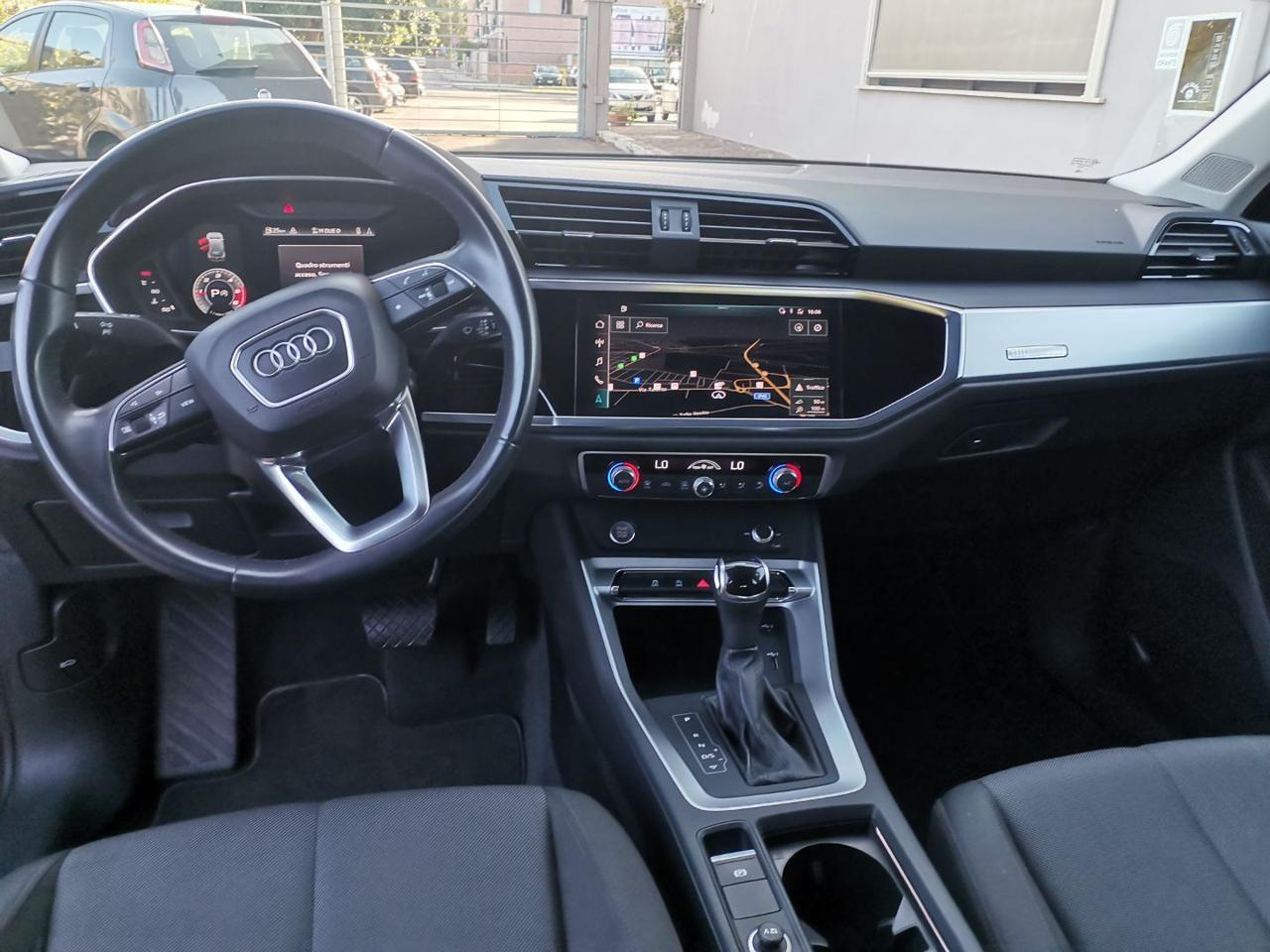 Audi Q3 35 TDI S tronic Business