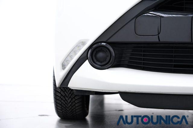 TOYOTA Aygo 1.0 VVT-i 69 CV 5 PORTE X-COOL TSS NEOPATENTATI