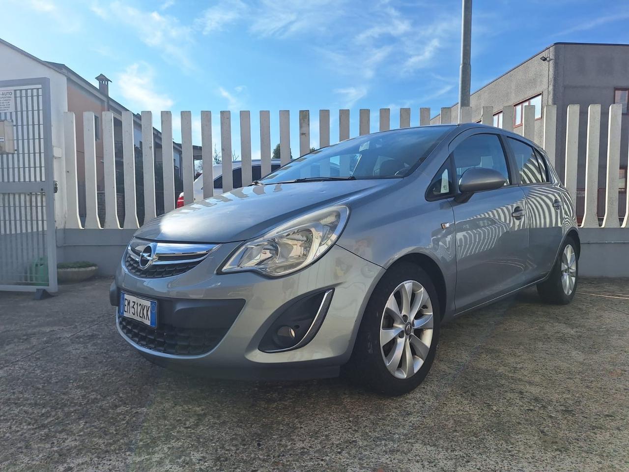Opel Corsa S-D 1.2 5 p. AUTOMATICA