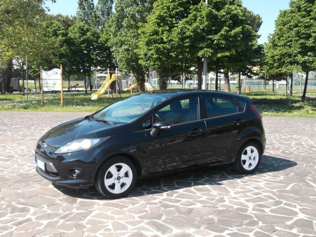 Ford Fiesta 1.2 Benzina Neopatentati 2009