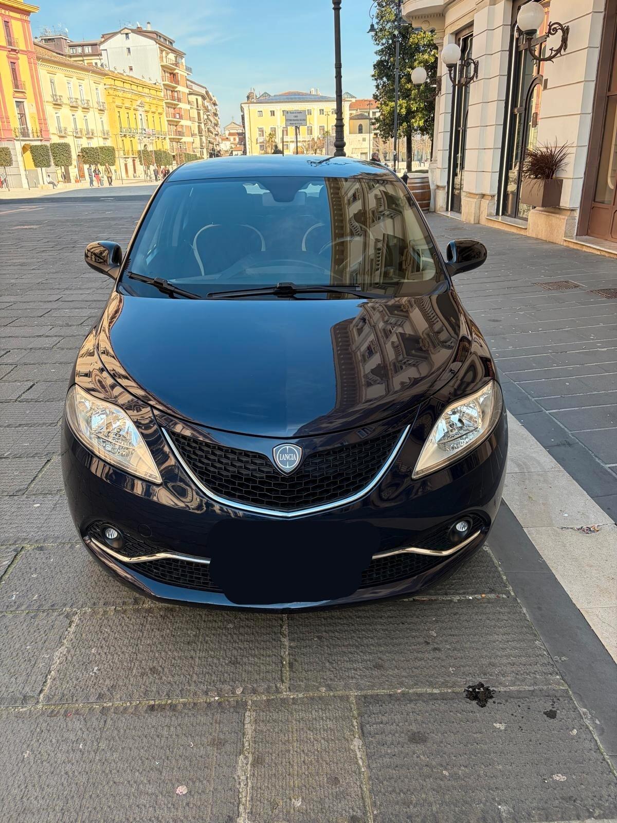 Lancia Ypsilon 1.2 69 CV 5 porte GPL Ecochic Gold NEOPATENTATI