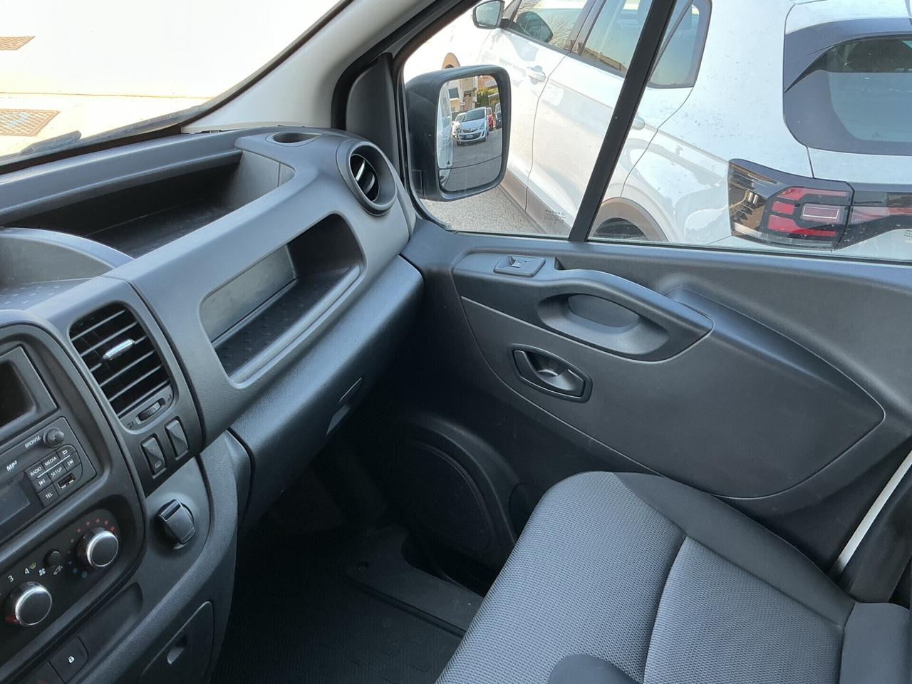 RENAULT TRAFIC T29 20 DCI 145 CV PL-TA