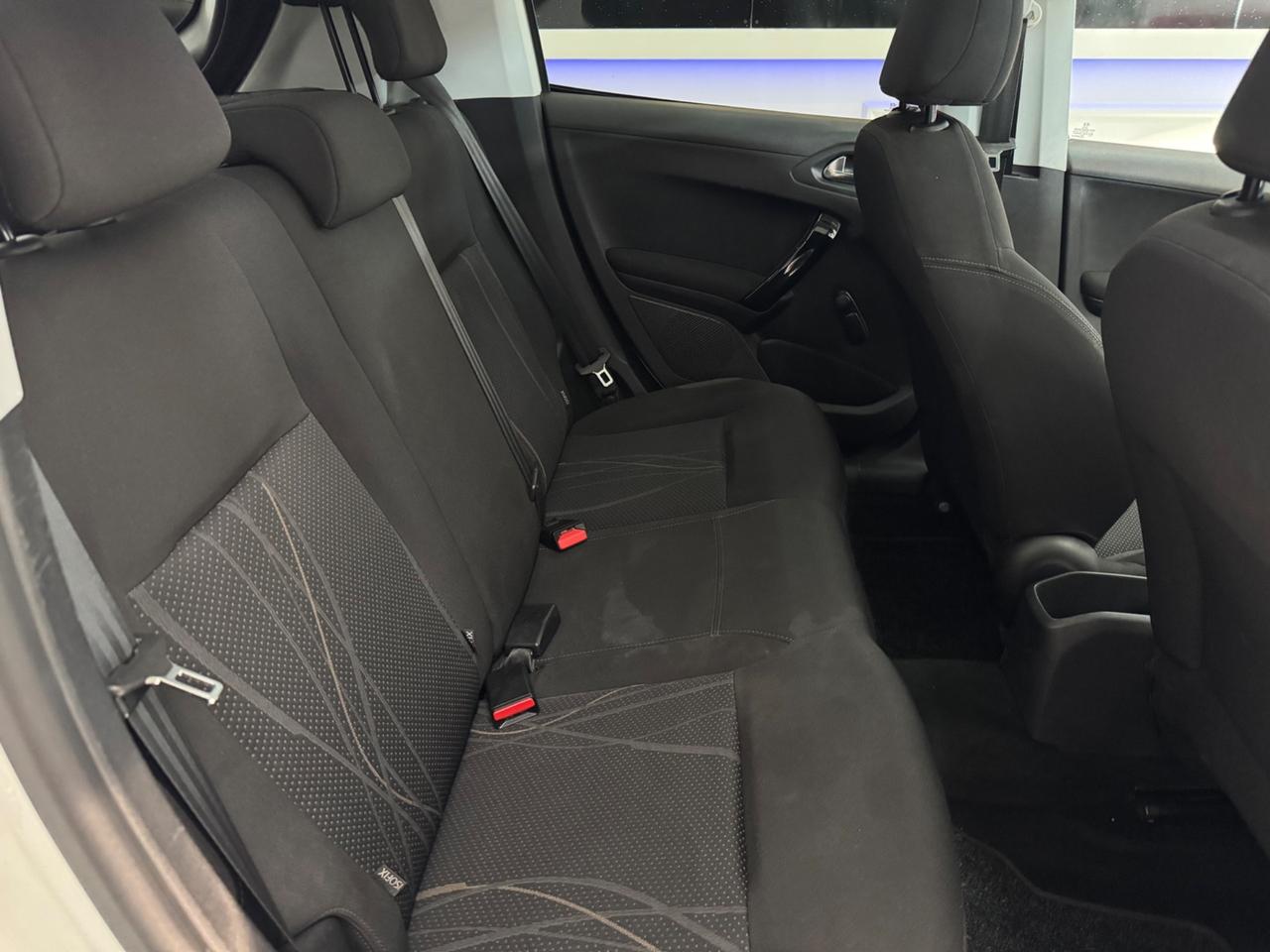 Peugeot 208 1.4 HDi 68Cv Allure-Iper Full