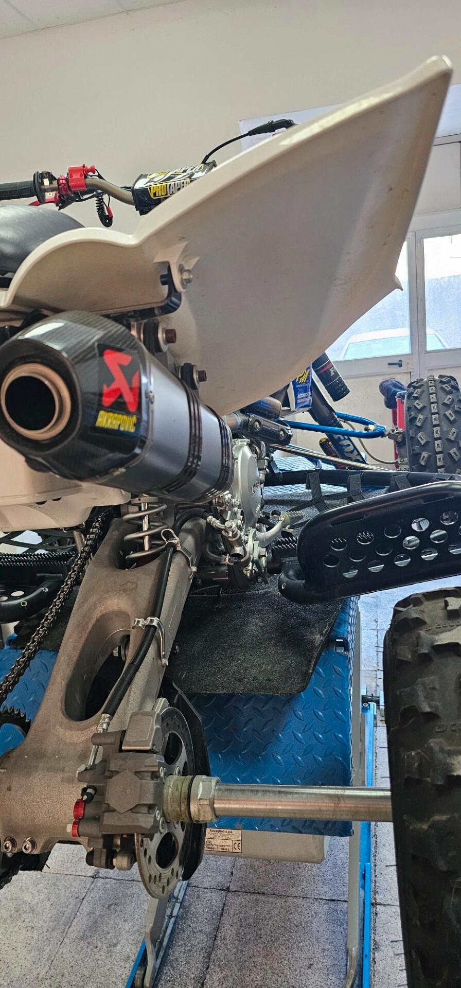 Yamaha YFZ 450 Special edition FOX AKRAPOVIC