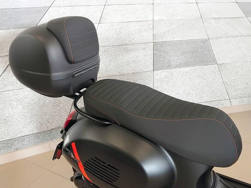 Piaggio Vespa GTS 300 Supersport HPE