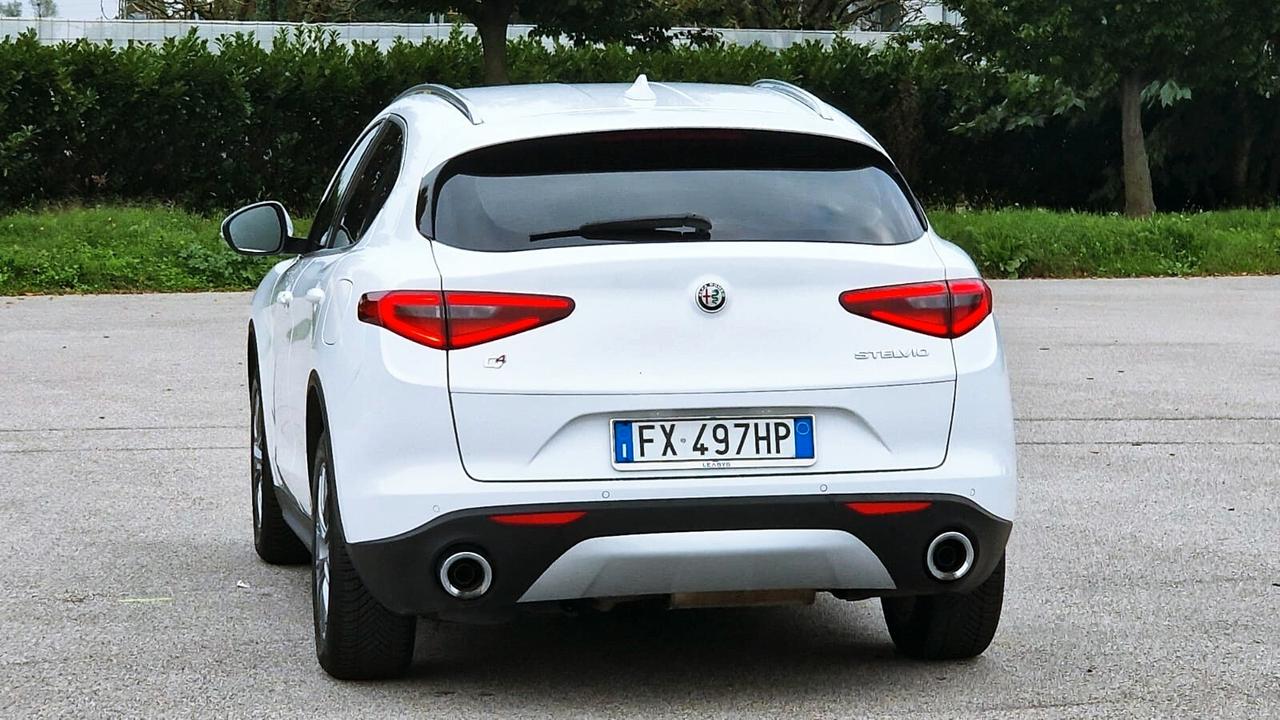 Alfa Romeo Stelvio 2.2 Turbodiesel 190 CV AT8 Q4 B-Tech