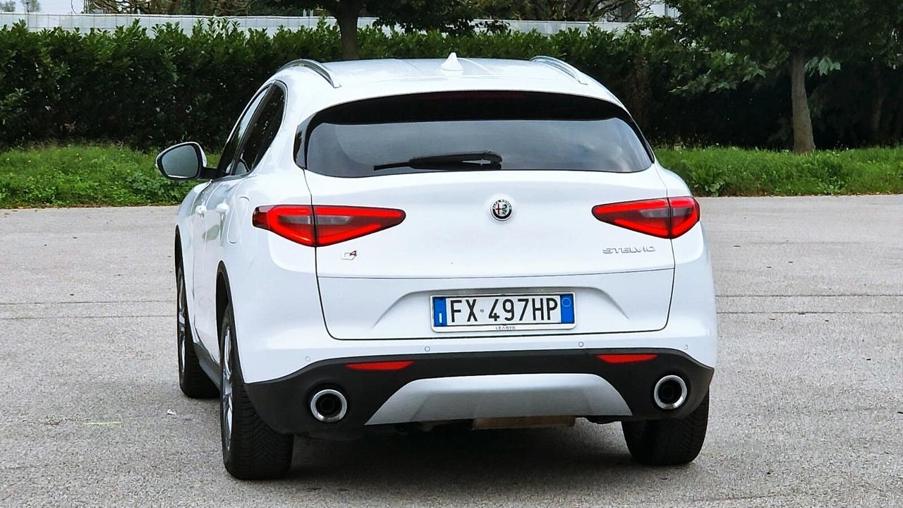 Alfa Romeo Stelvio 2.2 Turbodiesel 190 CV AT8 Q4