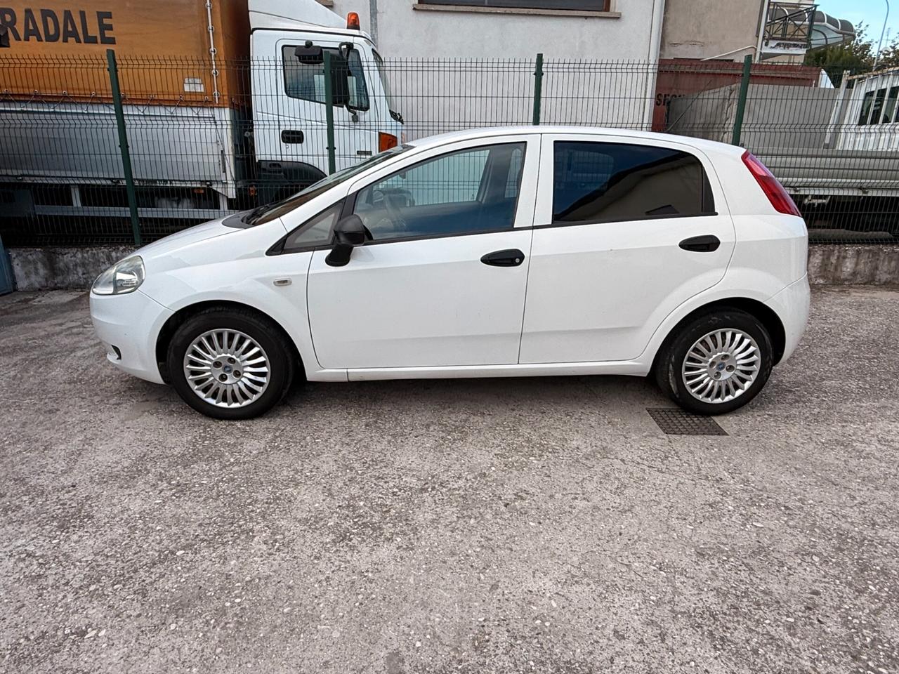 Fiat Grande Punto MJT Autocarro 4 posti