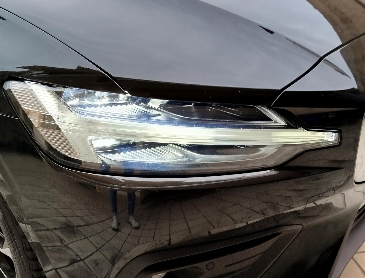 Volvo V60 B4 (d) Geartronic Momentum Business