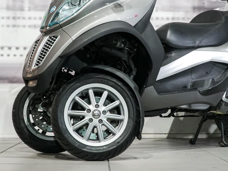 Piaggio MP3 300 LT