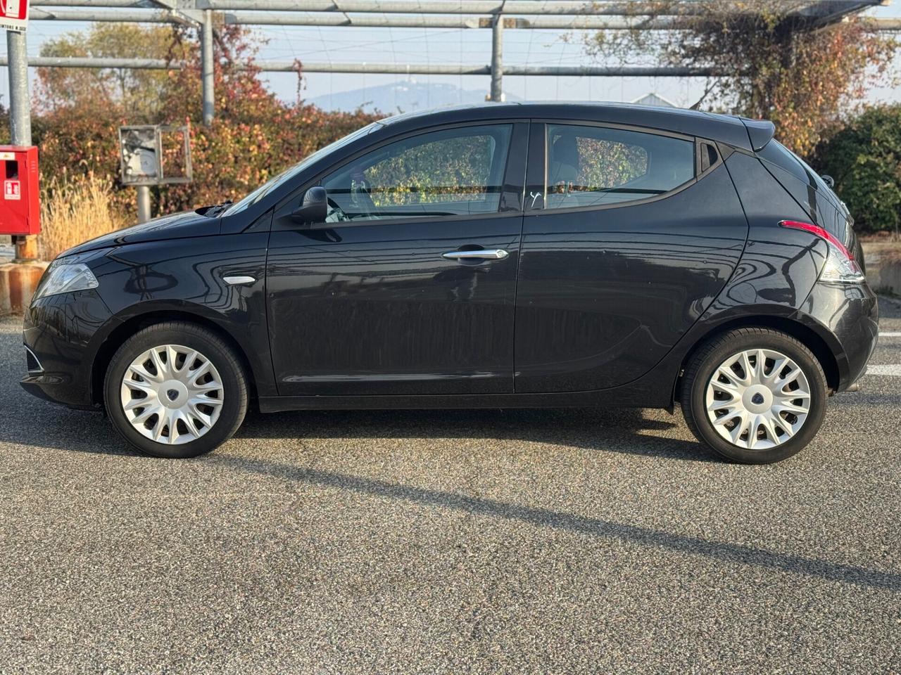 Lancia Ypsilon 1.2 69 CV 5 porte S&S Platinum