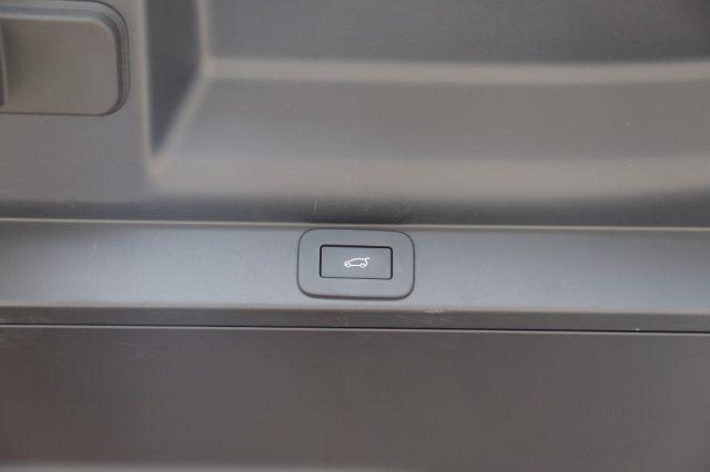 LAND ROVER Range Rover 3.0 I6 HSE LWB IVA ESP. FULL OPT.