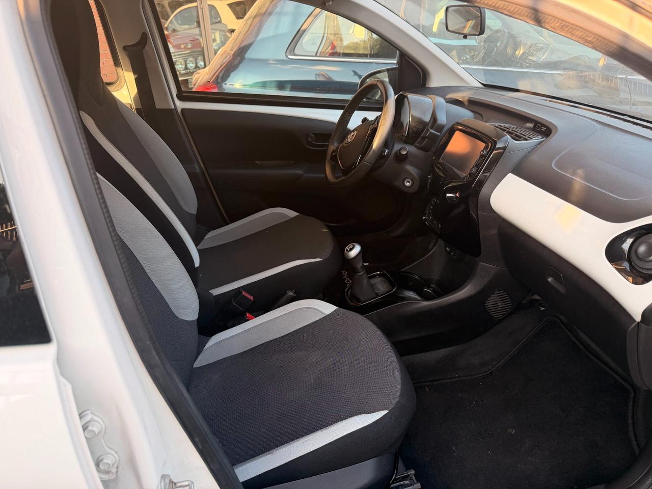 Toyota Aygo 1.0 VVT-i 69 CV 5 porte x-cool