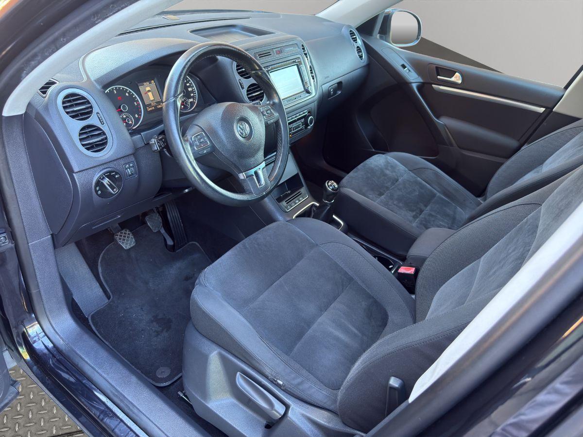 VOLKSWAGEN - Tiguan - 2.0 TDI 110 CV Sport BlueMotion Technology TETTO APRIBILE