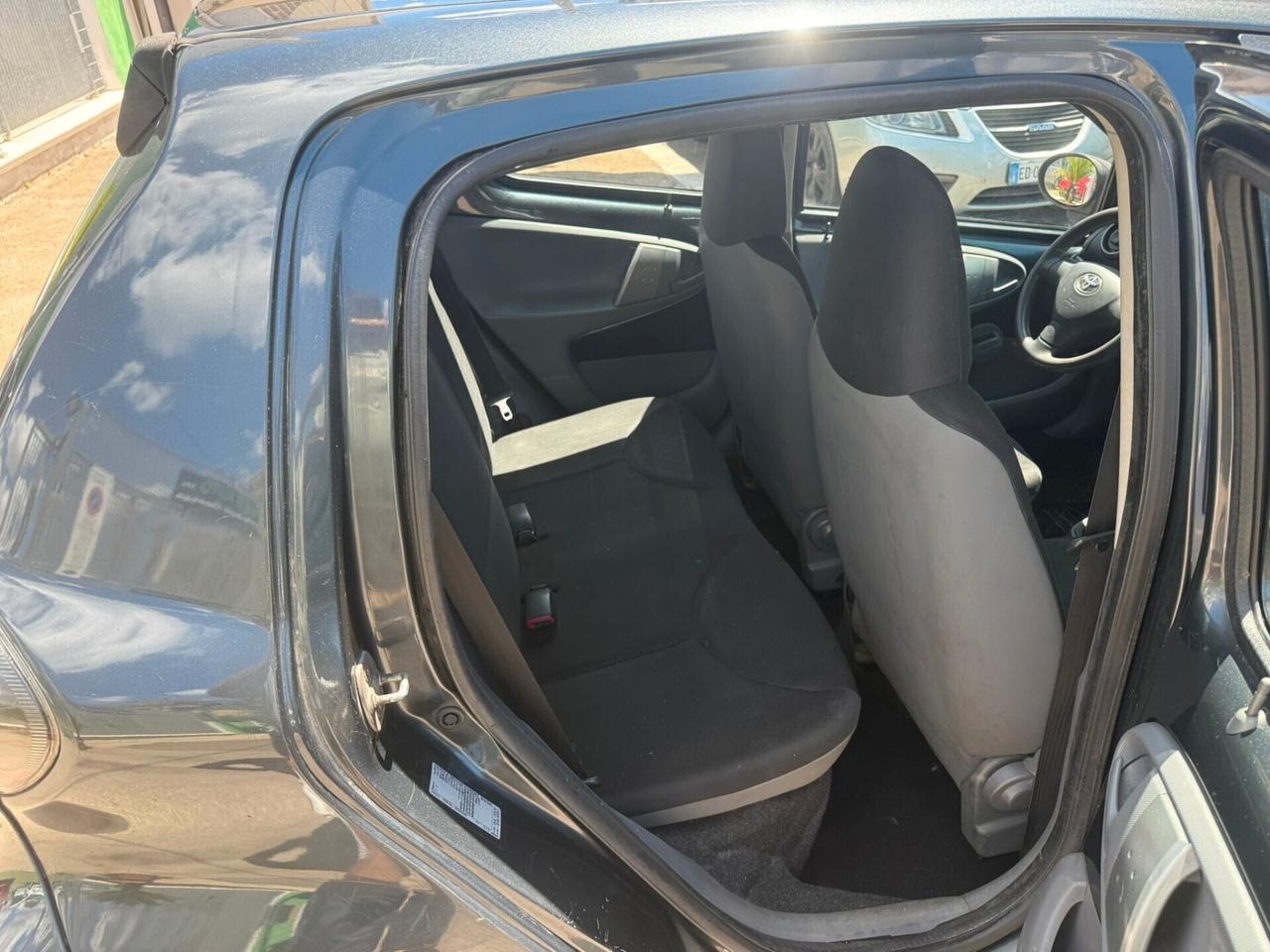 Toyota Aygo 1.0 12V VVT-i 5 porte Now - Anno 2011 -