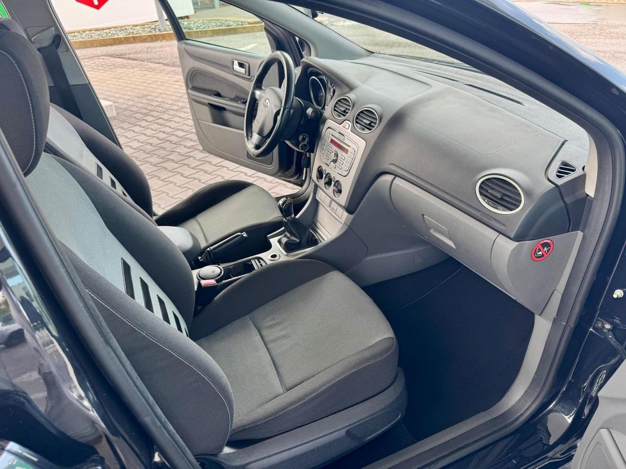 Ford Focus 1.6 TDCi titanium ok neopatentati 5porte Berlina