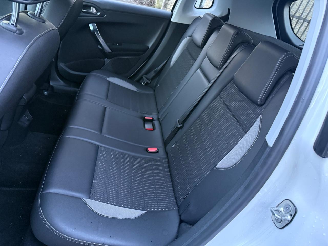 Peugeot 2008 PureTech Turbo 110 S&S Allure