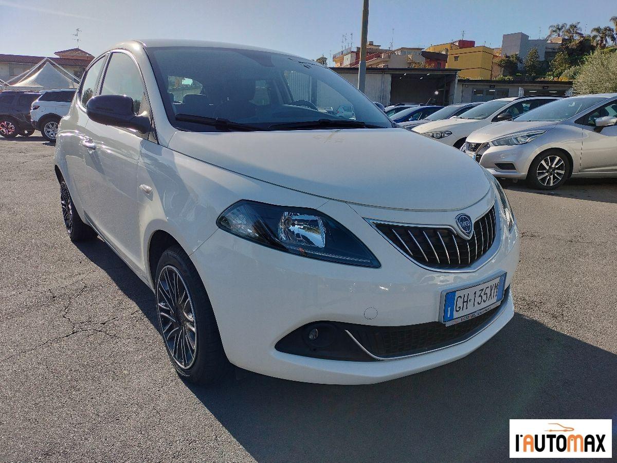 LANCIA - Ypsilon 1.0 firefly hybrid Gold s&s 70cv