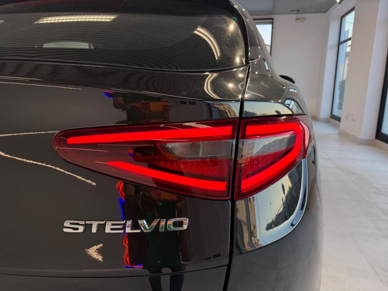 Alfa Romeo Stelvio 2.2 160 CV AT8 Business