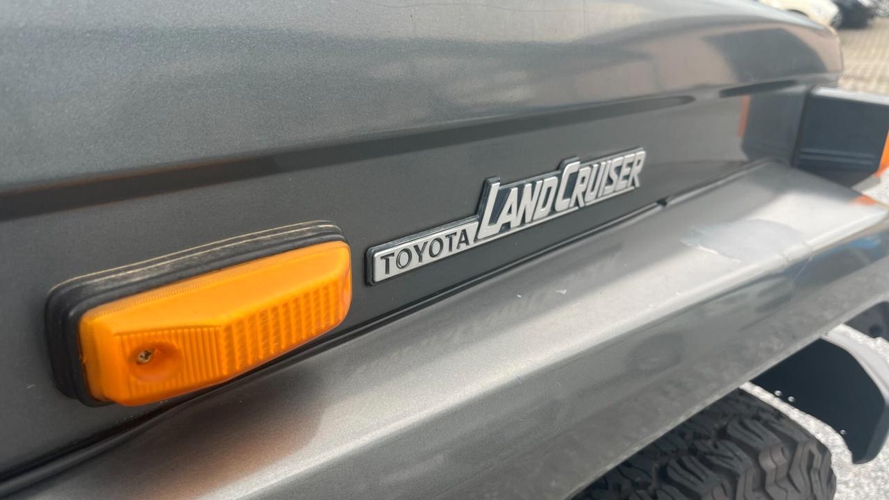 Toyota Land Cruiser II 2.5 turbodiesel Hard-top BJ73