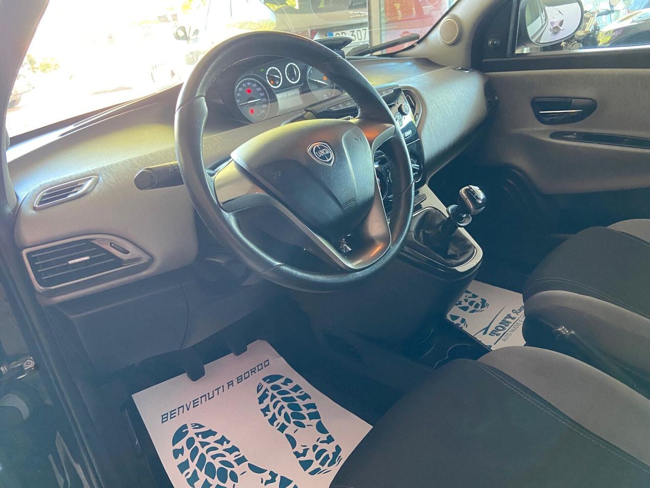 Lancia Ypsilon 1.2 69 CV 5 porte S&S Platinum