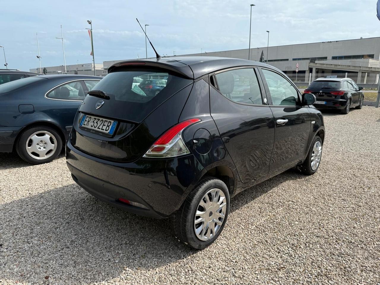 Lancia Ypsilon 0.9 TwinAir 85 CV 5 porte Metano Ecochic Gold