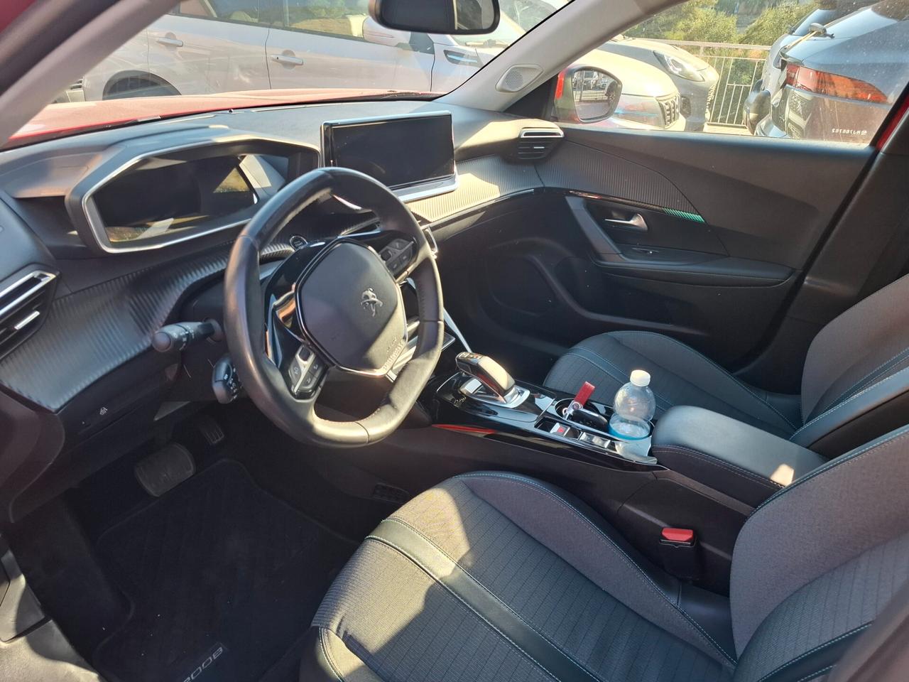 Peugeot 2008 motore elettrico 136 CV Allure