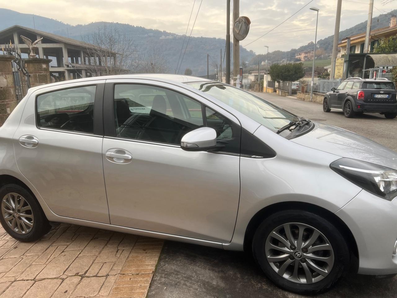 Toyota Yaris 1.0 5 porte Lounge