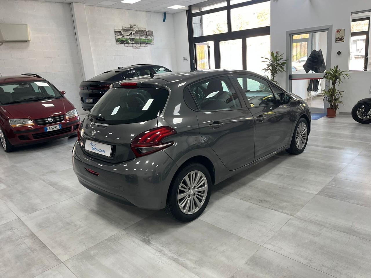 Peugeot 208 5p 1.2 puretech gpl 82cv