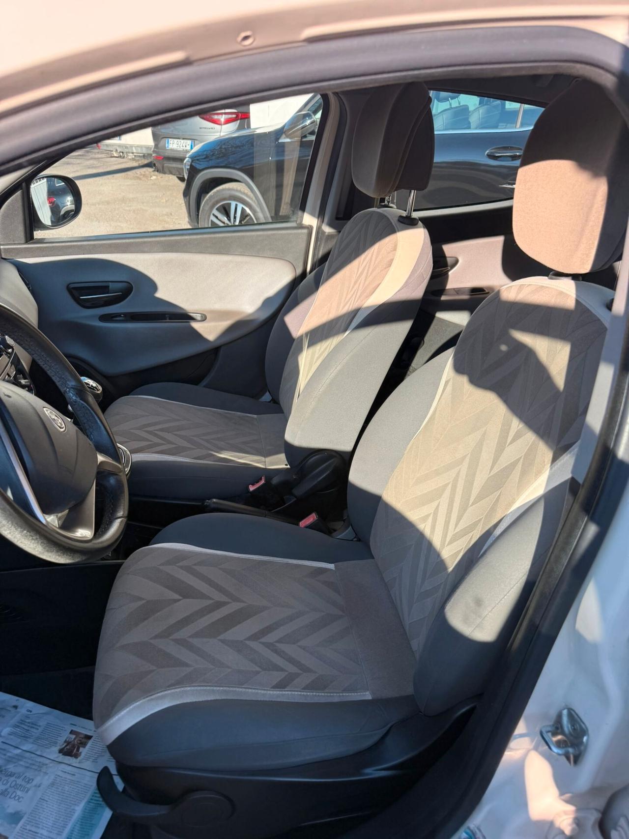 Lancia Ypsilon 1.2 69 CV 5 porte GPL Ecochic Gold