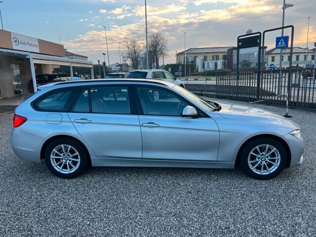 BMW 320 d Touring Business Advantage automatica