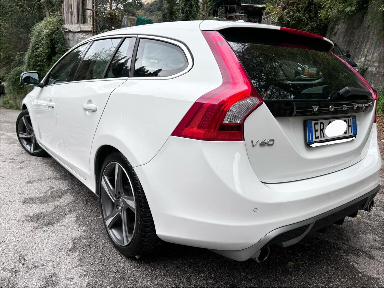Volvo V60 D3 R-design Kinetic