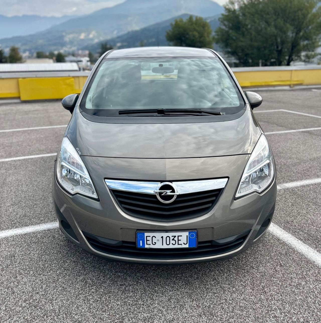 Opel Meriva B-Color Panoramic Neopatentati 2011