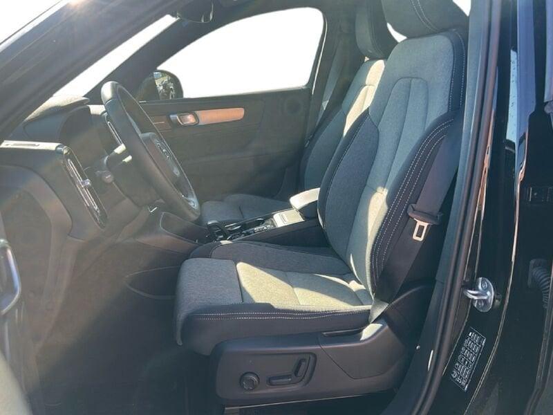 Volvo XC40 B3 MHEV Plus Black Edition aut