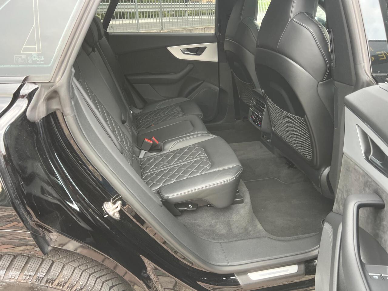 Audi Q8 55 TFSI e quattro tiptronic Sport