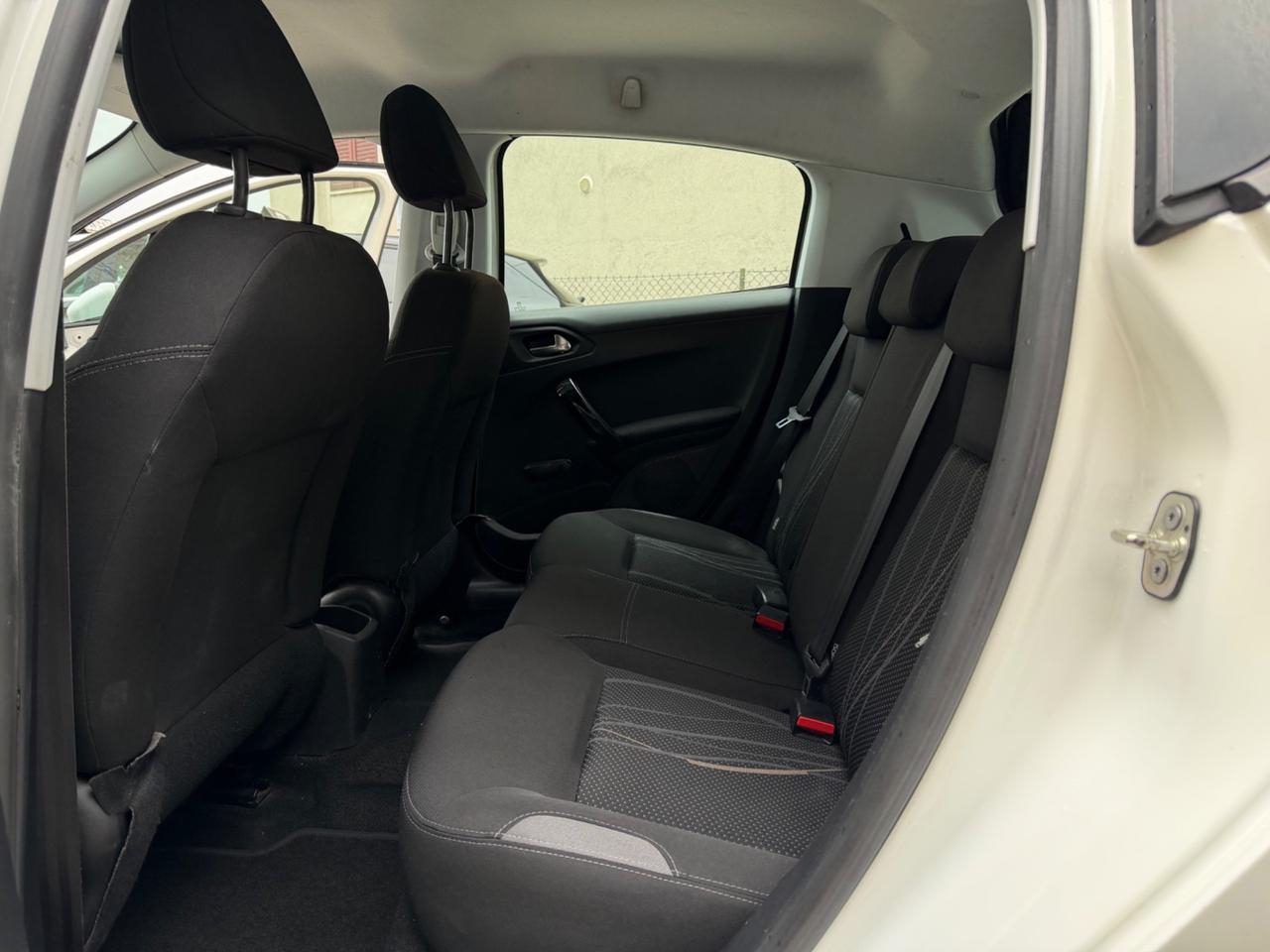 Peugeot 208 1.4 HDi 68 CV 5 porte Active