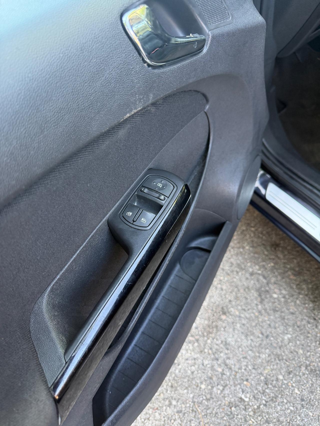 Opel Corsa 1.2 5 porte Easytronic Cosmo