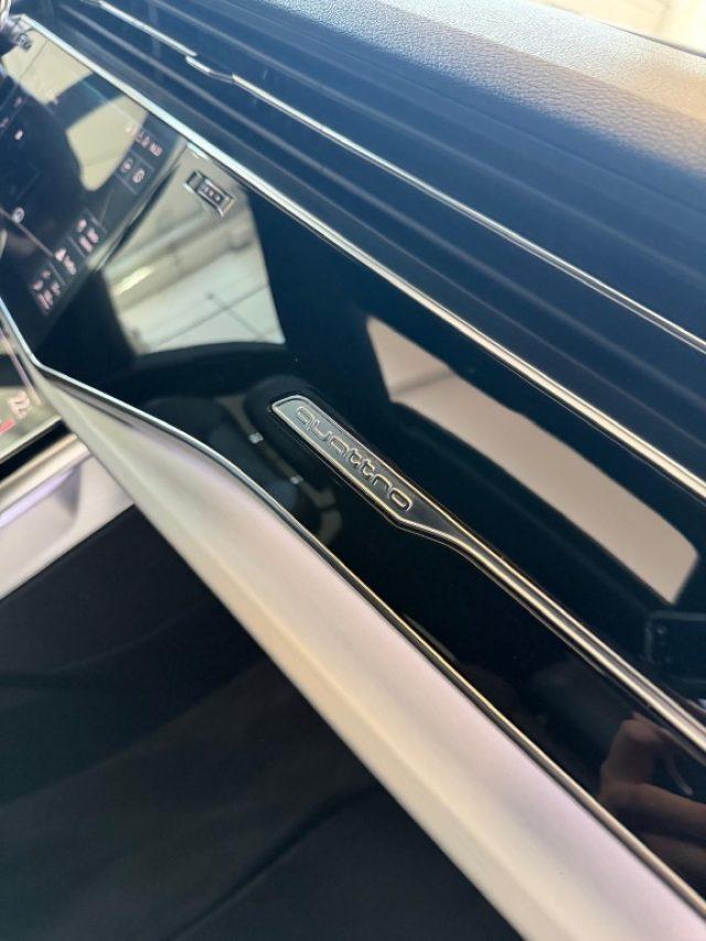 AUDI Q8 50 TDI 286 CV quattro tiptronic S LINE //TETTO//